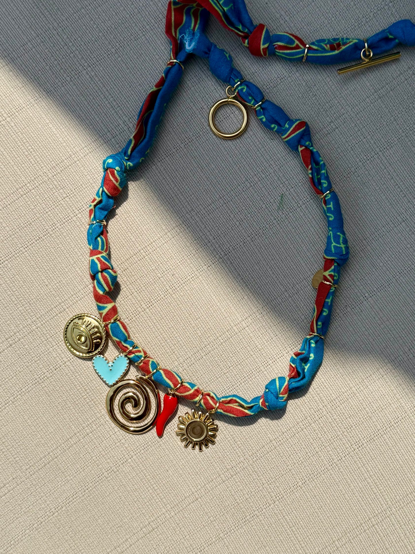 LE COLLIER BLEU - SPIRALE
