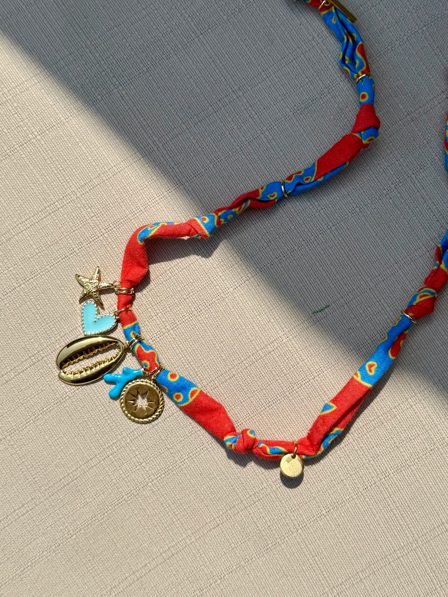 LE COLLIER ROUGE - COQUILLAGES